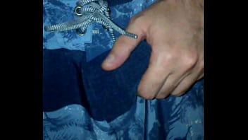 Segurando Meu Pau Duro Dentro Da Bermuda.