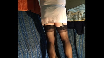 Marce Moviendo La Cola