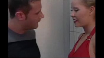 Dude Lets Bitch Drai His Lizard