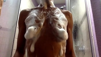 Ginger Moisther Tits Sudsy Face Scrub