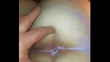 Slynan F_tt Stearin Och Suger En Kompis