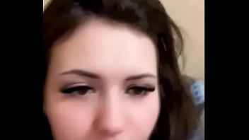 Se Calientan Y Muestran Las Tetas - Dos Chicas