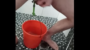 Bucket Challenge For The Balls: Challenger Tasterboy
