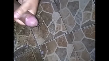 Gozando No Banheiro - gay, punheta, gozando - Video 2193449