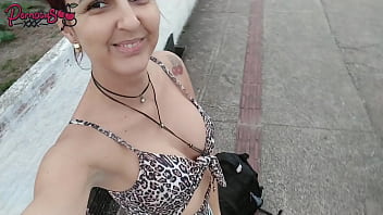 Se Exibi Para O Motorista, Dessa Vez Como Passageira.