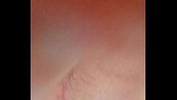 Enfiando Consolo De 35 Cm No Cuzinho Agachado