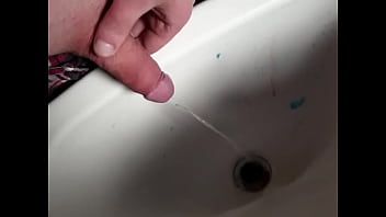 Pissing In The Sink - shaved, piss - Video 2182524