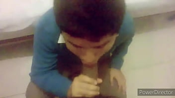 Negro Mulato Me Da Su Dulce De Chocolate