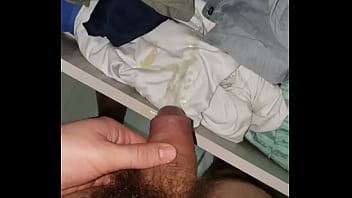 Hetero Safado E Pauzudo Mijando Na Roupa ( Straight Cock Hairy Pig Piss Boy)