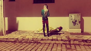 Motorista De Uber Gravou Safada Dando Cuzinho Pra Morador De Rua Na Rua