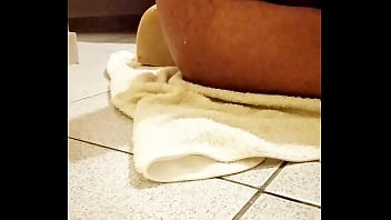 Abriendome El Culo Solo