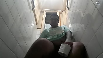 Vaibhav Poops In His Home Washroom