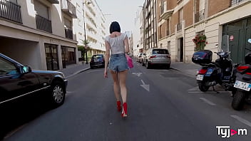 Sexy Slut Mina Kali Having A Hardcore Sodomy Near The Pool