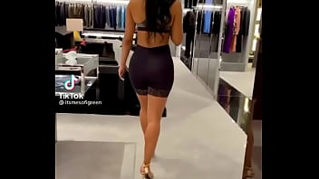 Hot Model Sofi Green