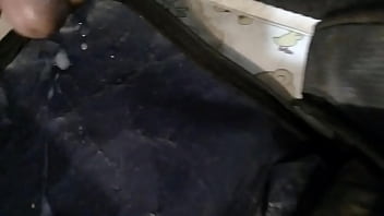 Alguien Quiere Esperma Calentito??