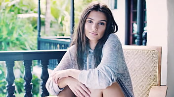 Express - Ratajkowski And Windsor