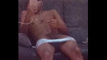 Novinho Tatuado Na Punheta