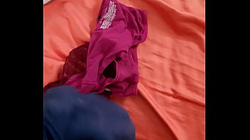 Los Calzones De Mi Cunada - cumshot, caliente, calzones, cunada - Video 2128317