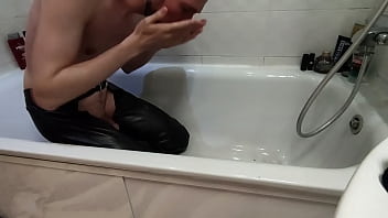 Pissing On Myself - porn, facial, cock, amateur, wet, fetish, gay - Video 1960841
