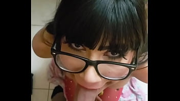 Haciendo El Delicioso Con La Hermosa Mía Marin Y Giselle Montes