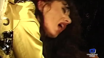 Chipy Et Jade, Deux Belles Brunettes Accros à La Sodomie