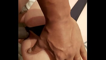 Orçamento De Instalação Do Ar Condicionado Acaba Fudendo Meu Cuzinho Com O Pau Preto! Macho Muito Tesudo!