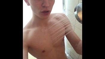 (risky) Hot Stud Masturbate In Shower At The Gym /big Dick (23cm)/huge Load