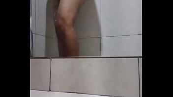 Agua Fría Para Matar La Calentura De Una Paja