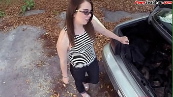 Petite Pawnshop Spex Babe Fucked Before Facial