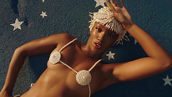 Iza Toda Gostosa, Sexy E Semi Nua