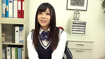 チャームポイントを聞かれて、『顔』と答えちゃうぐらい顔面レート高め系女子校生。男を虜にする_テク_を体得するため乳首責めに挑戦