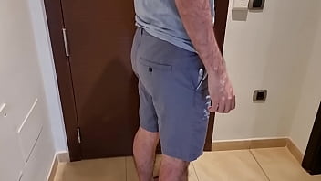 Me Echa De La Habitación Para Quedar Con Otro Chico, Vuelvo Y Me Lo Cuenta, En Español