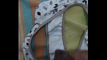 Gozando Na Calcinha Da Enteada