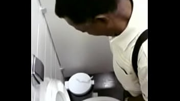 Spy In The Bathroom - bathroom, spy, piss, caught, wc, orinando, banheiro, mijando, espiar - Video 6568686