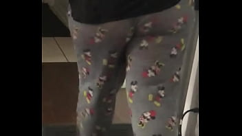 Thick Israeli Ass On Treadmill