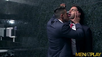 Menatplay Handsome Jock Klein Kerr Anal Fucks Dario Beck