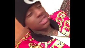 Tumblr Mvrrujezpb1ssh3md