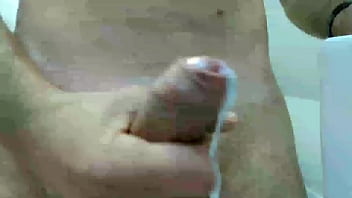 Garoto Punhetando Até Gozar