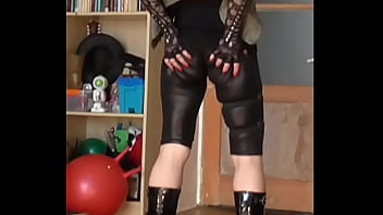 Maky - Latex, Walking, Public, Leggings - Unknown - 2025 - Incredible - Show - Video 2160782