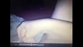 Henrique E Namorada. Exibindo Fantasiado Outro