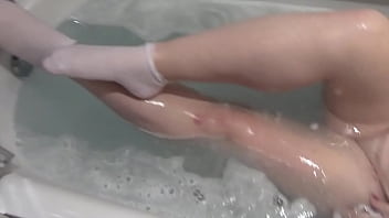 Bbw Tina Snua In The Bath Naked Wearing Wet Socks