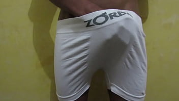 Batendo Uma Na Cueca Branca