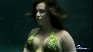 Topanga Fox Is A Surface Screamer Underwater