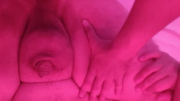 Comendo Casado De Frango