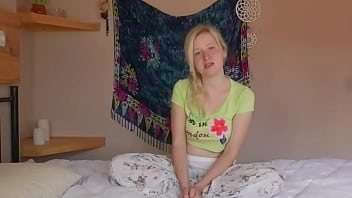 Dieser Lebensnahe Dildo Schenkt Anna Mai Einen Intensiven Höhepunkt