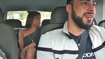 Fui Pegar Minha Amiga Que Chegou Do Rio De Janeiro, Acredita Que Ela J_ Veio Sem Calcinha Pra Mim Provocar Dentro Do Carro! Angel Dinizz - Leo Skull