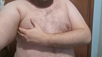 Mostrando Meu Corpo Branco E Bem Gordinho