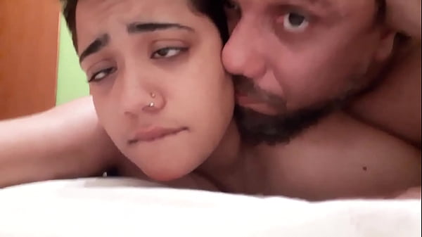 Qual Das Duas Gostosas Tem A Melhor Cara Do Prazer Enquanto Entram Na Rola ?