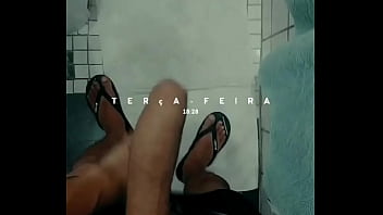 Magrinho Roludo Tirando O Pau Pra Fora Em C_mera Lenta