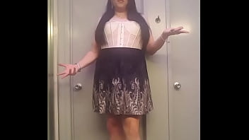 Does This Happen To You? Getting A Phone Call While You_re All Dolled Up...